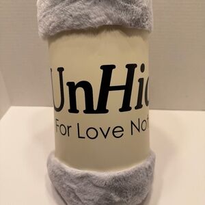 NEW Unhide Lil Marsh - Silver - 50 x 60